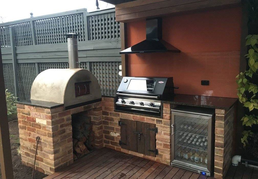 outdoor kitchen